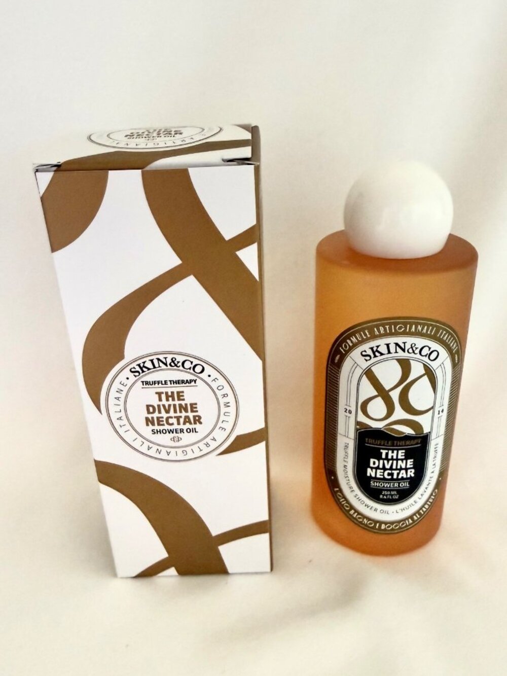 SKIN&CO Truffle Therapy Divine Nectar Shower Oil 250 ML 8.4 Fl Oz Hydrating Body